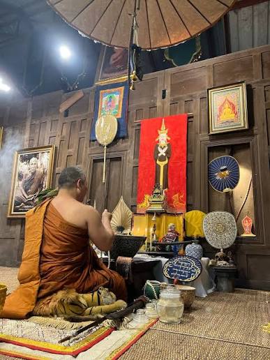 阿贊尊|พระญาคูจุณฑ์(常見異寫:ญาครูจุณฑ์/พระอาจารย์จุณฑ์)
